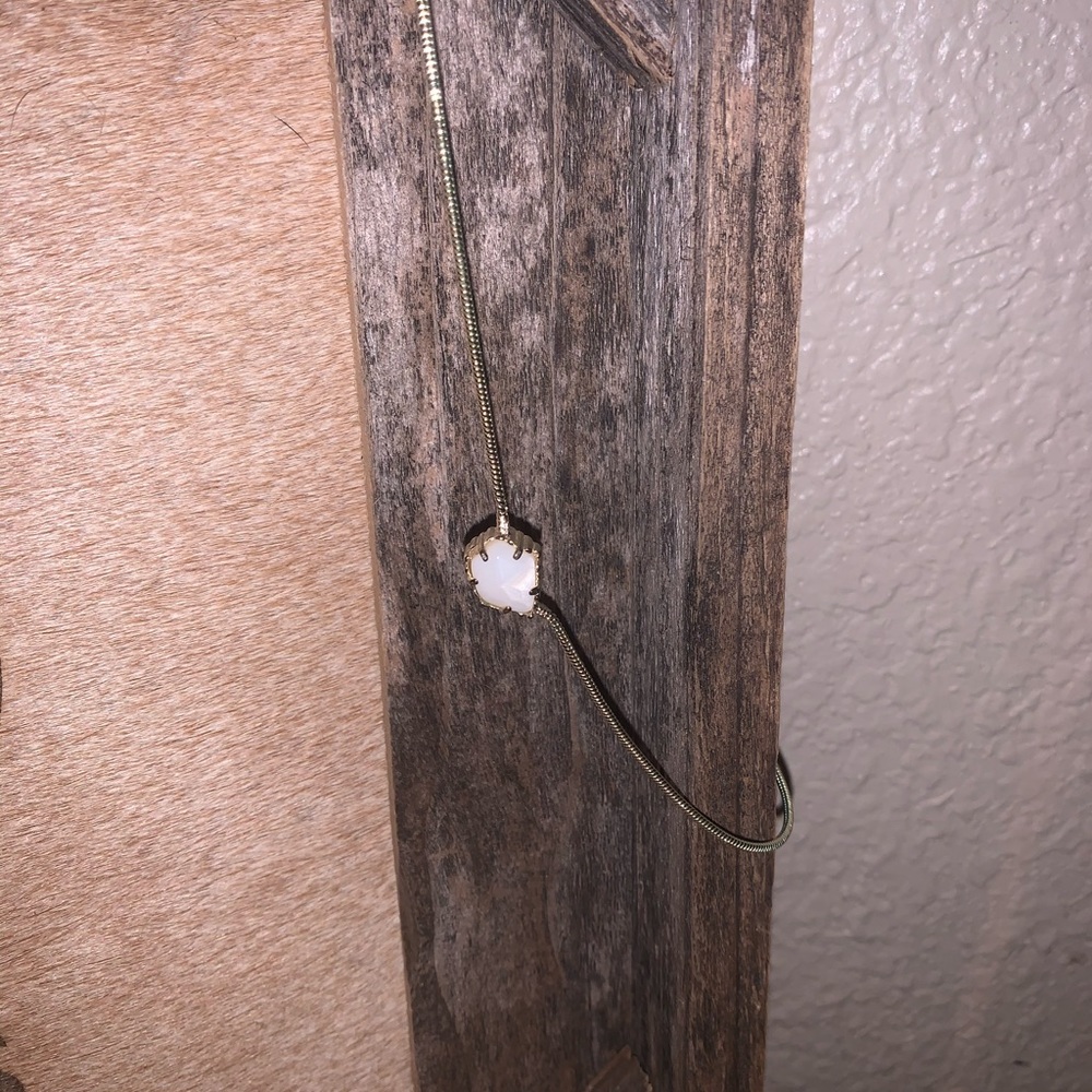 White pendant Kendra Scott necklace